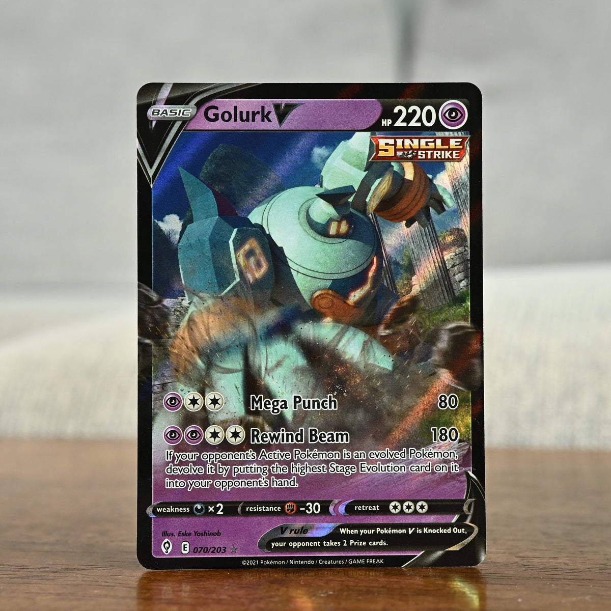 Golurk V 70/203 (LP)